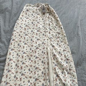 Maxi skirt with slit